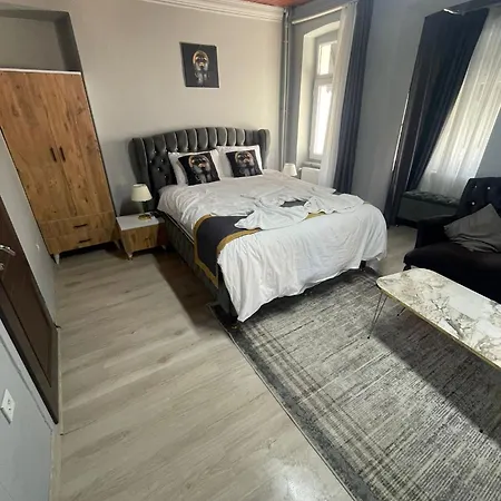 Nefti Red * İstanbul