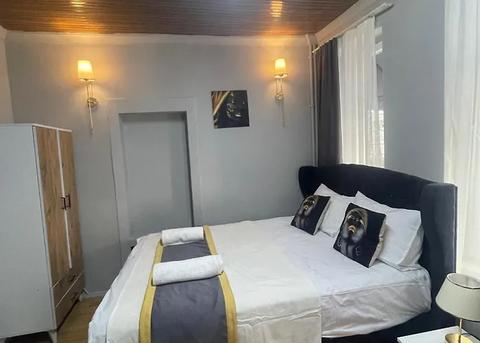 Apart Otel Nefti Red *