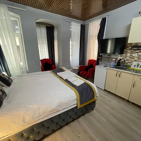 Nefti Red Apartmanhotel