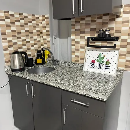 Nefti Red Apartmanhotel